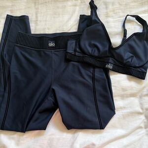 ALO  Airlift High-Waist 7/8 Line Up Legging
And Bra Set